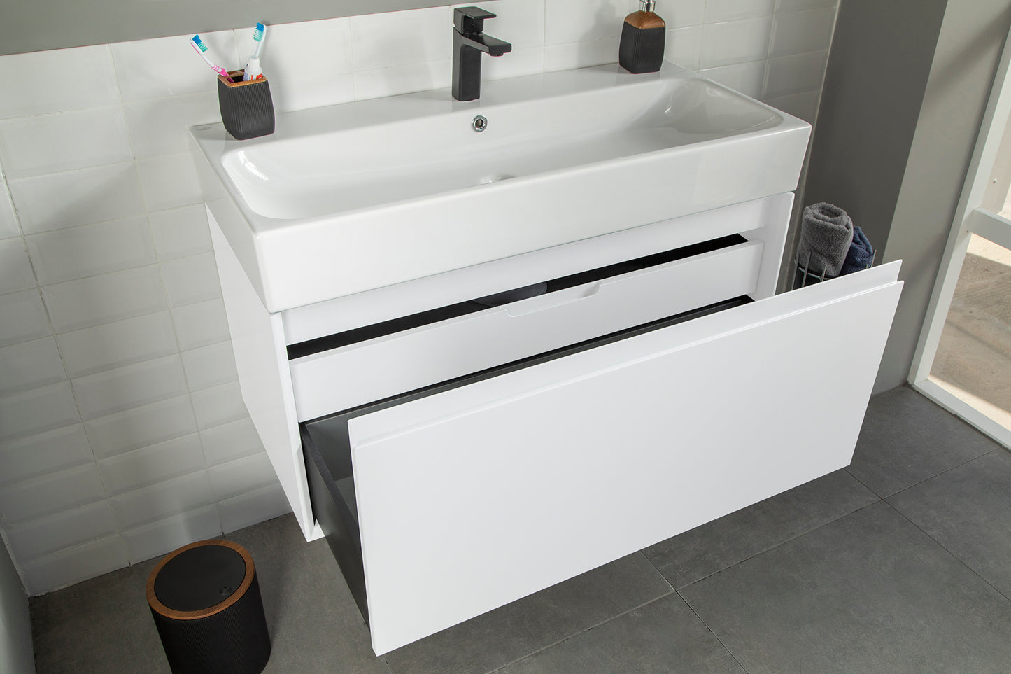 ISLA WHITE 39" VANITY WITH PORCELAIN TOP AND SINK